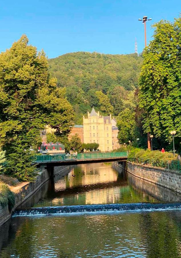 Retro Big Apartment With Two Balconies And Lift Karlovy Vary Esterno foto